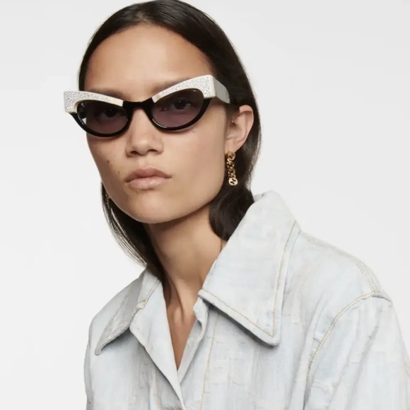 GUCCI Hollywood Cat Eye Sunglasses - Retro - Rhinestone - Picture 3 of 11